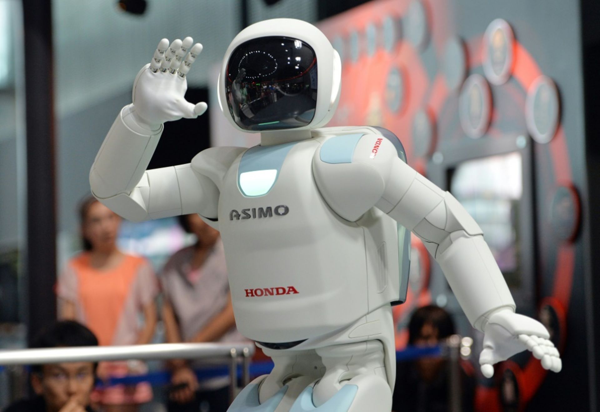 З Днем народження робот ASIMO!